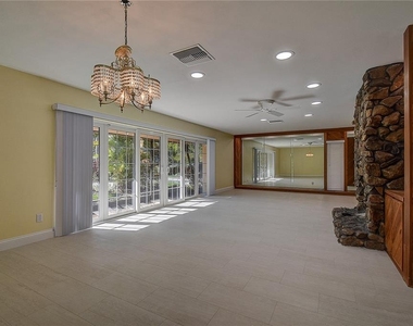 1247 Monticello Boulevard N - Photo Thumbnail 18