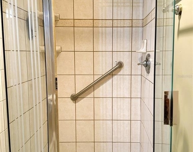 2614 Cove Cay Drive - Photo Thumbnail 17