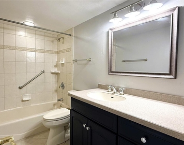 2614 Cove Cay Drive - Photo Thumbnail 20