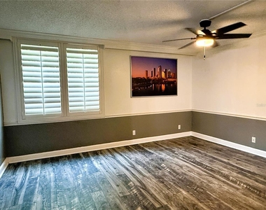 2614 Cove Cay Drive - Photo Thumbnail 10