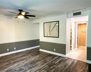 2614 Cove Cay Drive - Photo Thumbnail 12