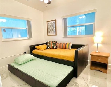 2173 Riviera Drive - Photo Thumbnail 17