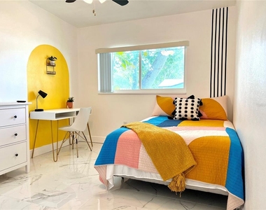 2173 Riviera Drive - Photo Thumbnail 18