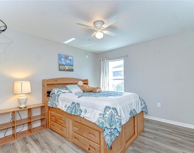 6731 Castle Green Place - Photo Thumbnail 31