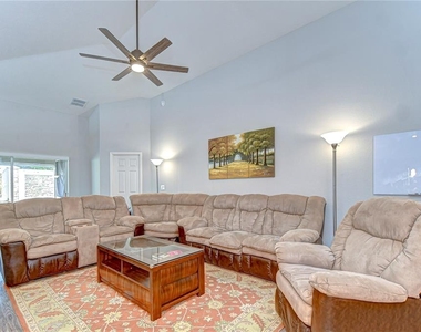6731 Castle Green Place - Photo Thumbnail 8