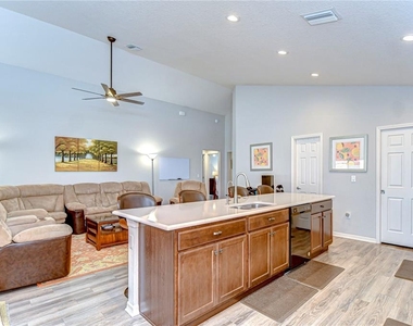 6731 Castle Green Place - Photo Thumbnail 15