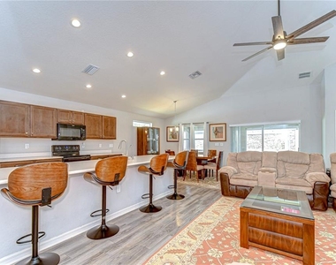 6731 Castle Green Place - Photo Thumbnail 9