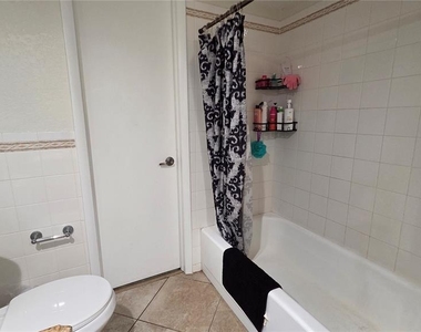7340 Brentwood Drive - Photo Thumbnail 17