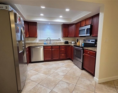 7340 Brentwood Drive - Photo Thumbnail 6