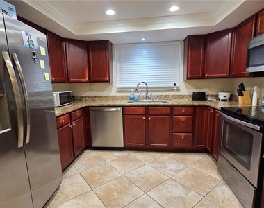 7340 Brentwood Drive - Photo Thumbnail 7