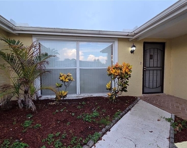 7340 Brentwood Drive - Photo Thumbnail 3