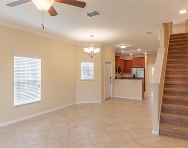 31235 Claridge Place - Photo Thumbnail 4