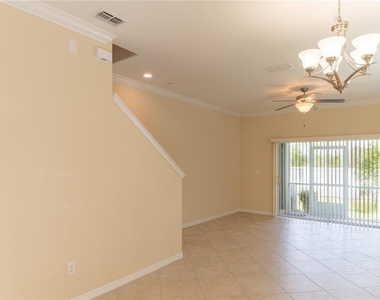 31235 Claridge Place - Photo Thumbnail 2