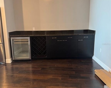 912 Channelside Drive - Photo Thumbnail 6