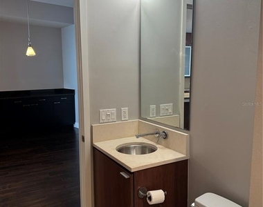 912 Channelside Drive - Photo Thumbnail 9
