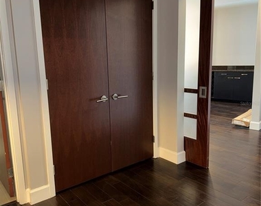 912 Channelside Drive - Photo Thumbnail 12