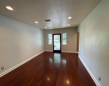 3903 W Corona Street - Photo Thumbnail 2