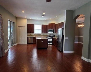 11609 Greensleeve Avenue - Photo Thumbnail 15