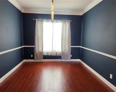 11609 Greensleeve Avenue - Photo Thumbnail 24
