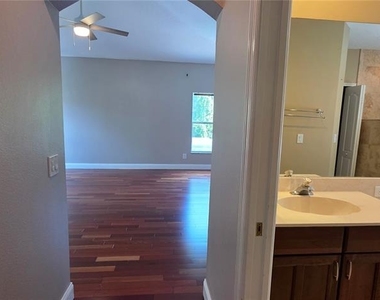 11609 Greensleeve Avenue - Photo Thumbnail 31