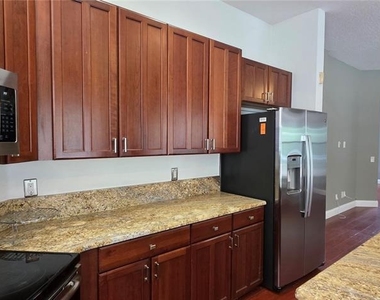 11609 Greensleeve Avenue - Photo Thumbnail 29