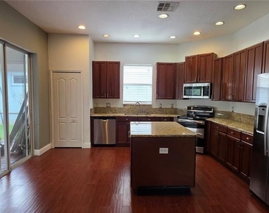11609 Greensleeve Avenue - Photo Thumbnail 22