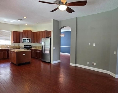 11609 Greensleeve Avenue - Photo Thumbnail 13