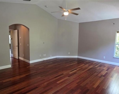 11609 Greensleeve Avenue - Photo Thumbnail 28