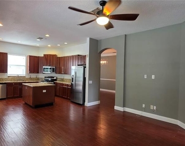 11609 Greensleeve Avenue - Photo Thumbnail 16