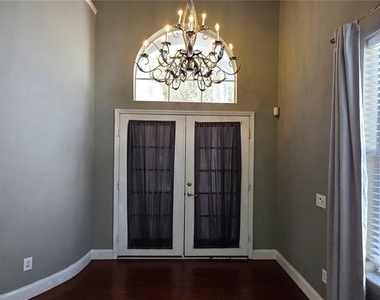 11609 Greensleeve Avenue - Photo Thumbnail 6