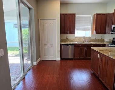11609 Greensleeve Avenue - Photo Thumbnail 17