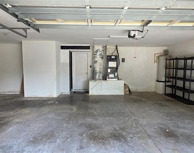 11609 Greensleeve Avenue - Photo Thumbnail 52