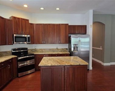 11609 Greensleeve Avenue - Photo Thumbnail 25