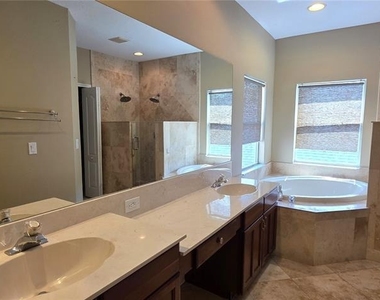 11609 Greensleeve Avenue - Photo Thumbnail 32