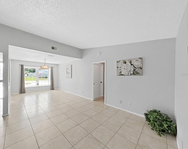 878 Rustic Oaks Drive - Photo Thumbnail 10