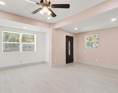1109 Nw 14th Avenue - Photo Thumbnail 5