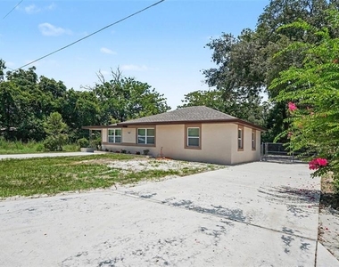 1109 Nw 14th Avenue - Photo Thumbnail 3