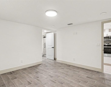 1109 Nw 14th Avenue - Photo Thumbnail 11