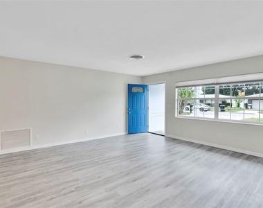 4550 16th Avenue N - Photo Thumbnail 4