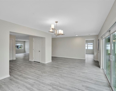 4550 16th Avenue N - Photo Thumbnail 11