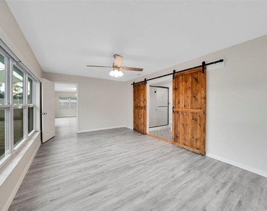 4550 16th Avenue N - Photo Thumbnail 22