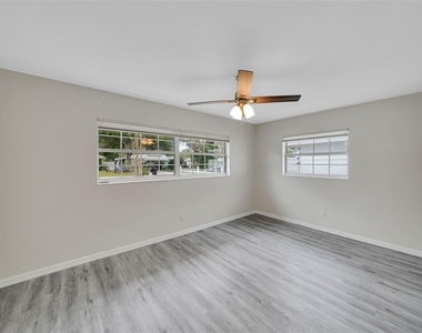 4550 16th Avenue N - Photo Thumbnail 31