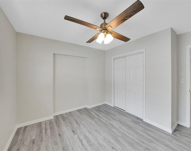 4550 16th Avenue N - Photo Thumbnail 36