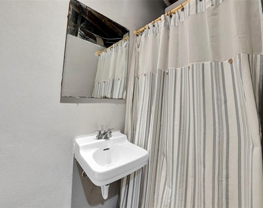 4550 16th Avenue N - Photo Thumbnail 43