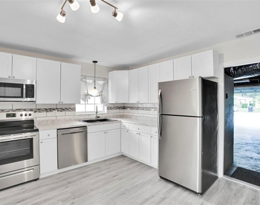 4550 16th Avenue N - Photo Thumbnail 38