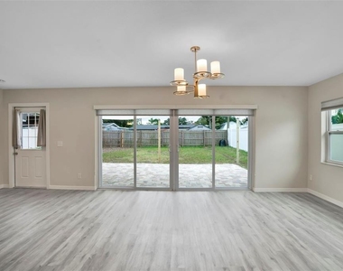 4550 16th Avenue N - Photo Thumbnail 12