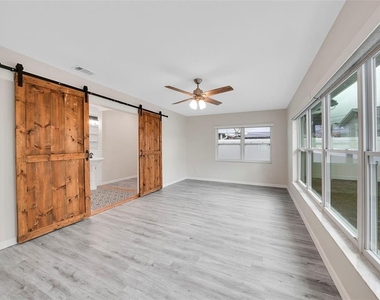 4550 16th Avenue N - Photo Thumbnail 18