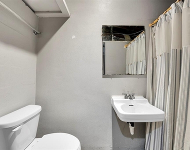 4550 16th Avenue N - Photo Thumbnail 44