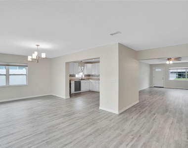 4550 16th Avenue N - Photo Thumbnail 10