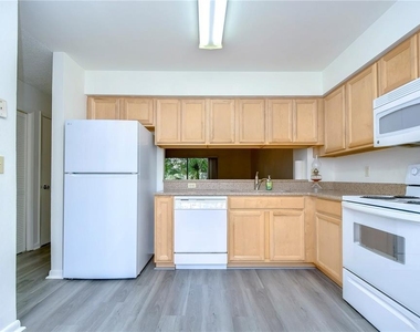 13937 Fletchers Mill Drive - Photo Thumbnail 9